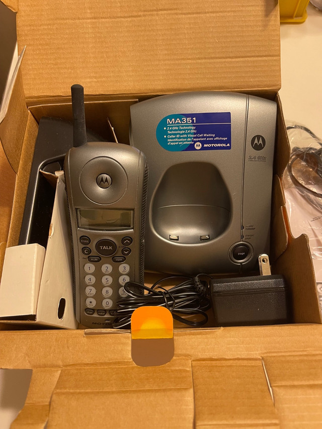 Motorola 2.4 GHz Cordless Telephone in Home Phones & Answering Machines in City of Toronto - Image 3