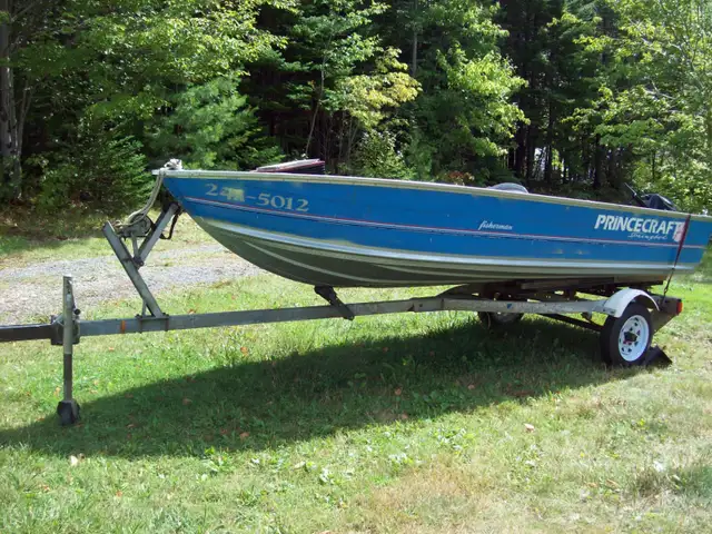 14 FT PRINCECRAFT FISHERMAN FOR SALE in Powerboats & Motorboats in Cape Breton - Image 4