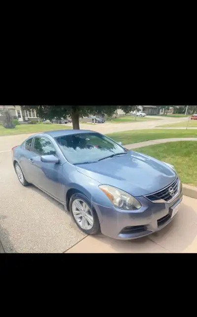 2010 Nissan Altima 2.5 $5000 as is needs nothing for Safety $5500 with Safety 118k miles second owne...