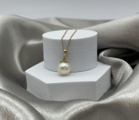 14K Yellow Gold 0.8'' Pearl Pendant $135