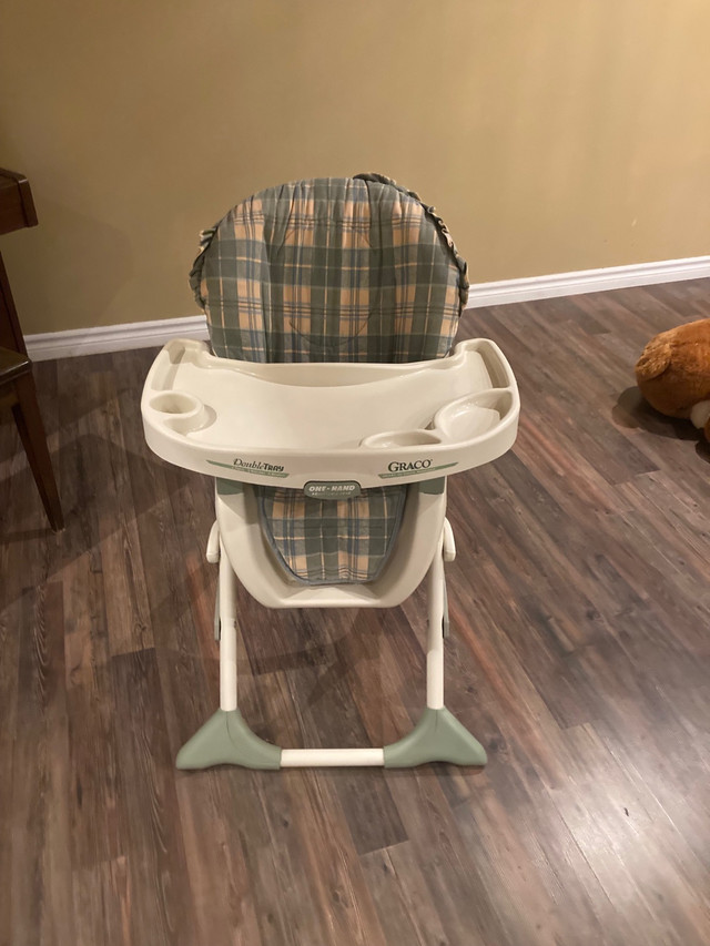 Graco high chair  in Feeding & High Chairs in Kawartha Lakes