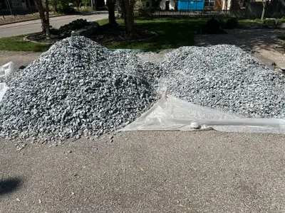 Canadian Slate Decorative Aggregate - 7 yards - NEW (1 yard = 100 sq ft @ 3") will cover 700 sq ft 3...