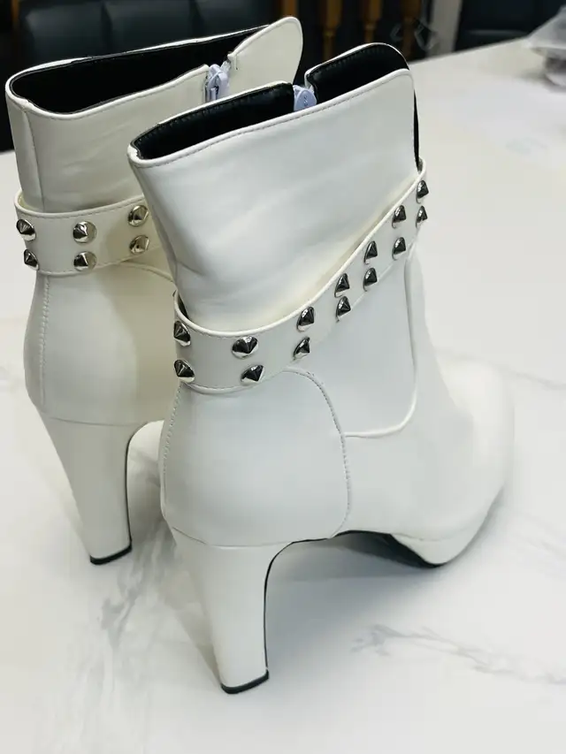 Ankle Boots- Block high Heels! Size 15 in Women's - Shoes in Mississauga / Peel Region - Image 4