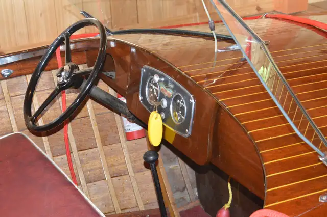 1940 Seabird Playmate in Powerboats & Motorboats in Muskoka - Image 5