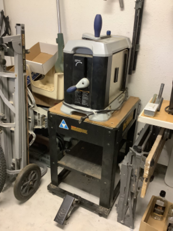 Delta 12” thickness planer in Power Tools in Penticton - Image 2