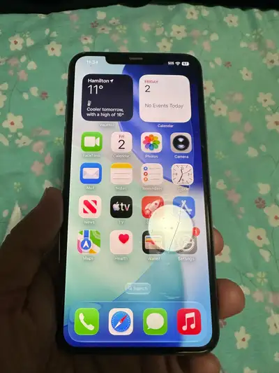 64 GB storage Display has scratches, see pictures Battery life 71% Midnight Green Apple iPhone 11 Pr...