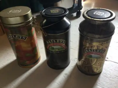 4—Collector tins excellent shape, Been in storage , make an offer Lindsay area