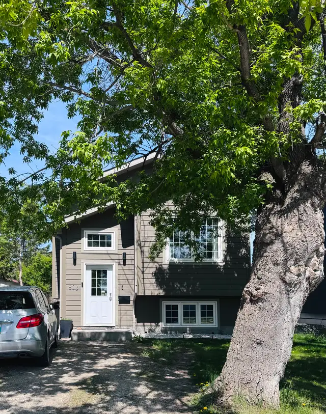  House for Rent in Selkirk, MB – 4 Bedrooms, 2 Full Bathr
