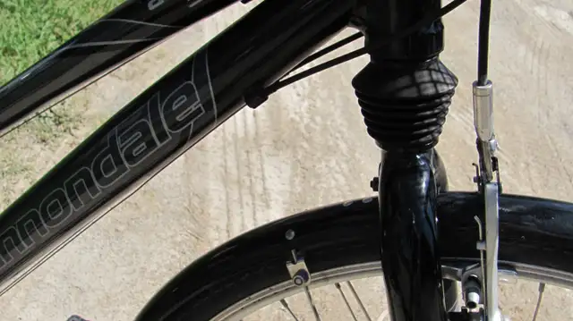 VÉLO CANNONDALE COMME NEUF PAYER $1200 in Road in Rimouski / Bas-St-Laurent - Image 4