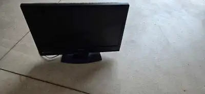 This is a used 23 inch Insignia TV that would be perfect for a spare room or a kids game room. The T...