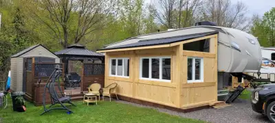 Caravane a sellette Jayco 37 pieds modèle 317RLOK 3 slides out, cuisine extérieur. 2018 acheté neuve...