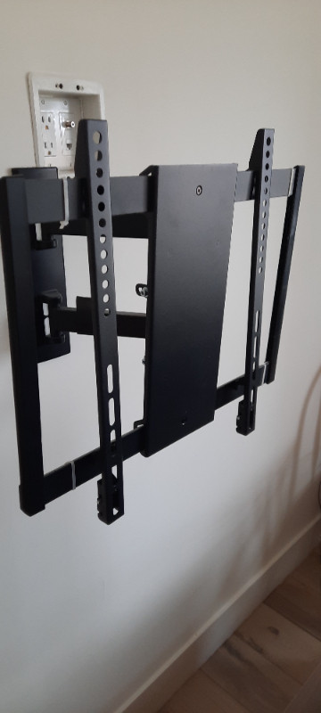 Television Wall Mount in Video & TV Accessories in Charlottetown