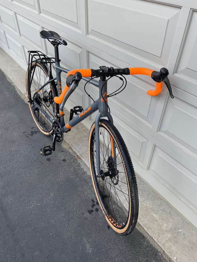 Fuji Jari 2.5 Gravel Bike Size Large Cruiser, Commuter & Hybrid