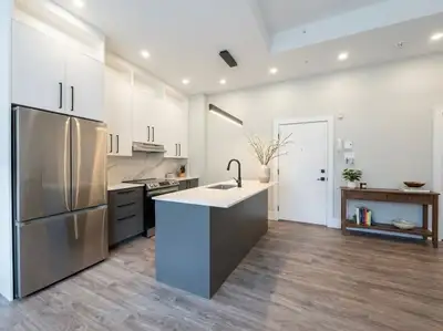 4 1/2 à louer – Montréal (Centre-ville / St-Antoine Ouest) 2075 $/mois Disponible 1er Mars – 1556 ru...