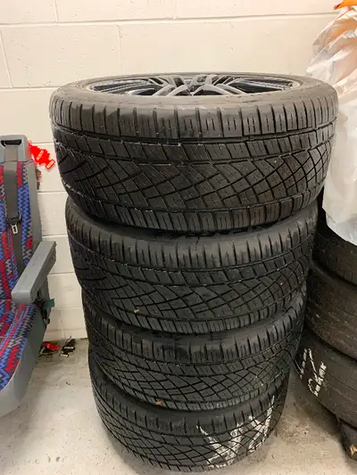 Porche Cayenne 21 inch rim and tire package. 295/40/21 used for 1 season