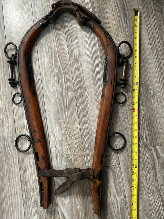 Antique horse collar harness; harnais pour cheval  dans Art et objets de collection  à Trois-Rivières - Image 3