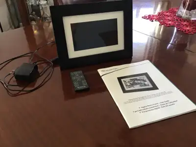 Digital Photo Frame (7” Pandigital), View more