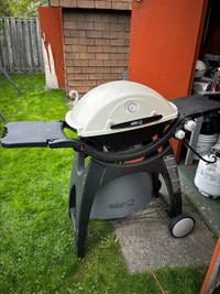 Webber Q 3200 Propane Bbq with stand. Great condition 
