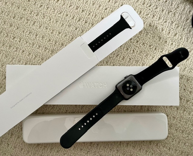 Apple Watch Sport with box in General Electronics in Markham / York Region - Image 4