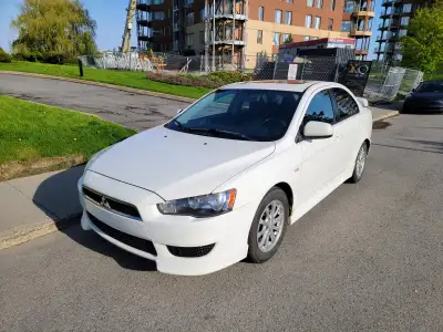 Mitsubishi Lancer SE 2011, avec toit ouvrant, 224,000 km, achetée neuve, 1 seul propriétaire, jamais...