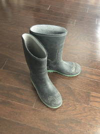 Rain boots kids size 3