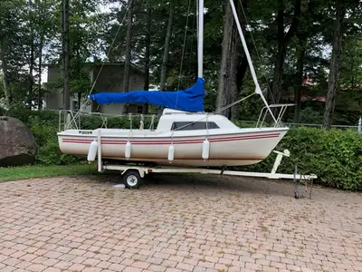 SIREN 16 FT WITH TRAILER, IN EXCELLENT CONDITION. ELECTRIC OUTBOARD MOTOR WITH DUAL 12 VOLT LITHIUM...