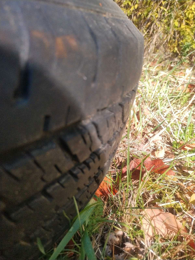 Tire - Hancook Dynapri AS P235/70R17 in Tires & Rims in Ottawa - Image 2
