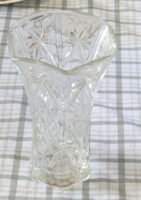8 in. Anchor Hook Glassware Vase