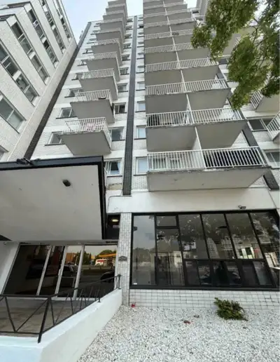 fully renovated 3 1/2