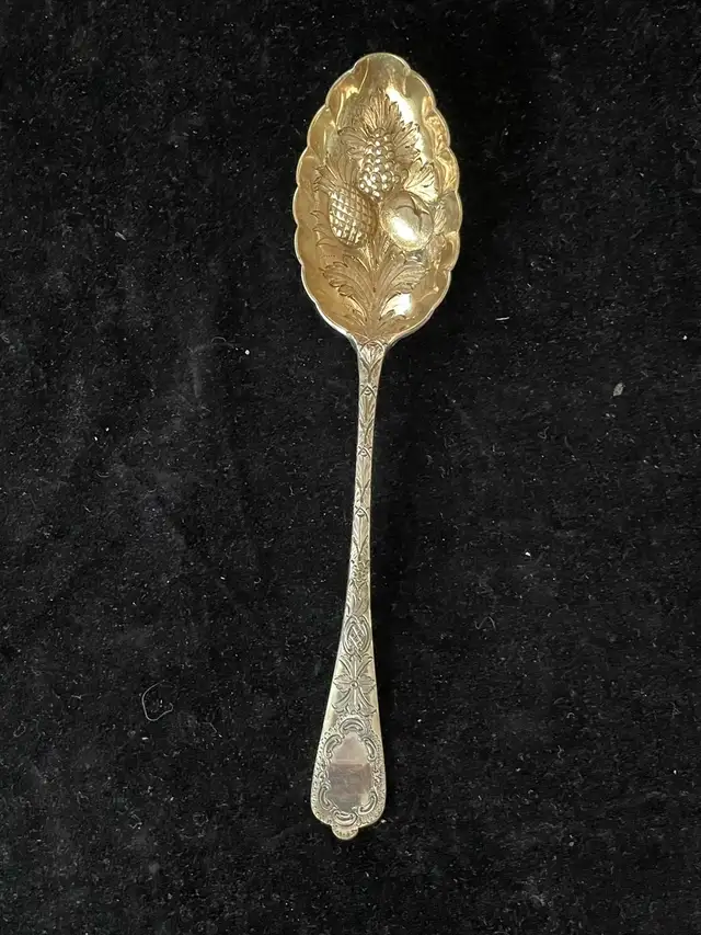 Vintage Birks Serving Spoon  in Arts & Collectibles in City of Toronto - Image 2