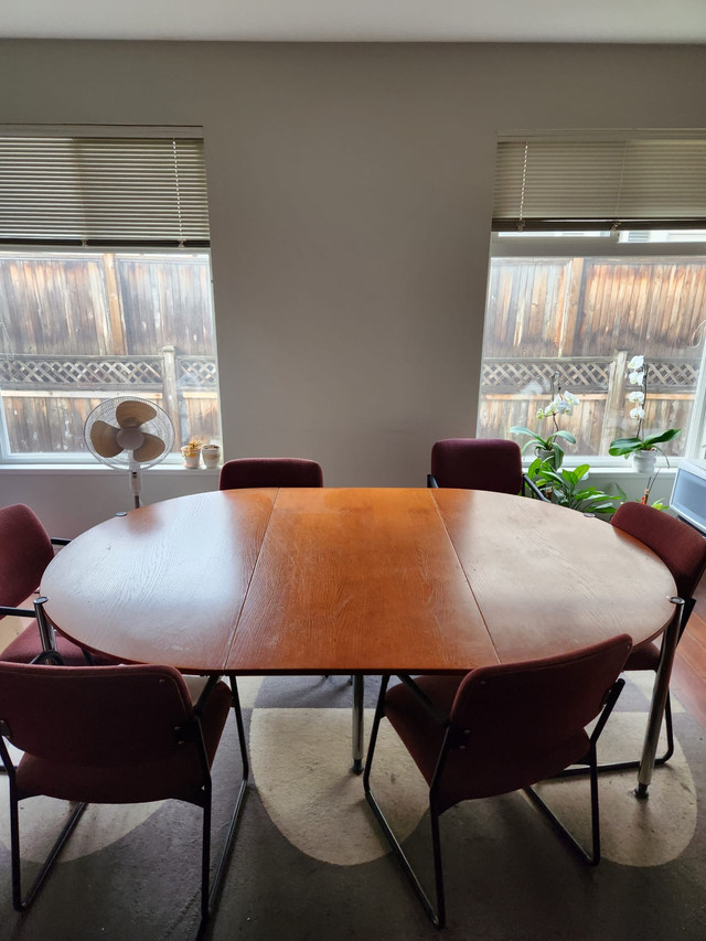 Dining/meeting table/6 chairs in Dining Tables & Sets in Richmond - Image 2
