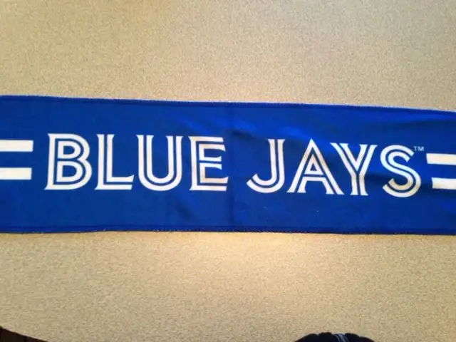 Toronto blue Jays scarf MLB in Arts & Collectibles in Gatineau - Image 2