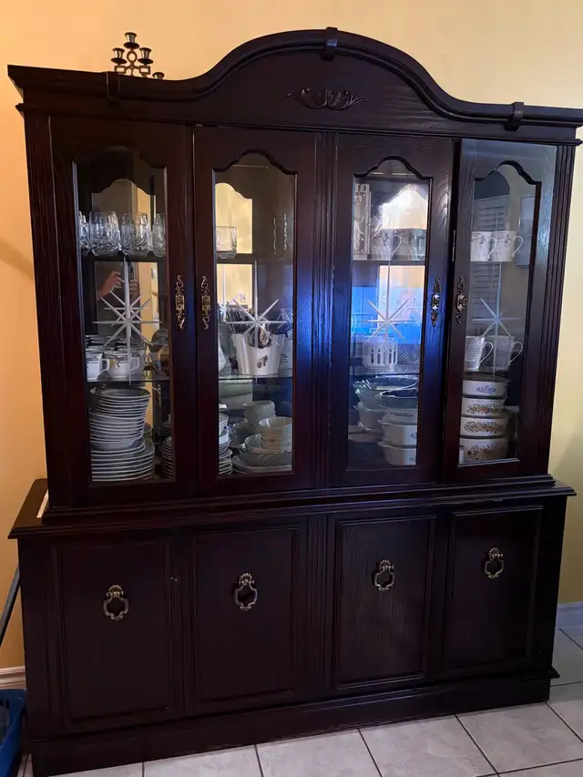 antique style hutch for sale  in Hutches & Display Cabinets in City of Toronto - Image 2