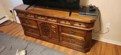 Dresser for sale, in good condition. Pick up only, I can help bring the dresser down the stairs if r...