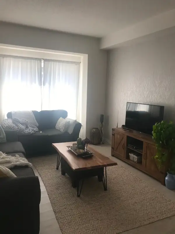 Stoney Creek townhouse for rent in Long Term Rentals in Hamilton - Image 13