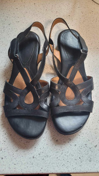 Black size 8 sandals