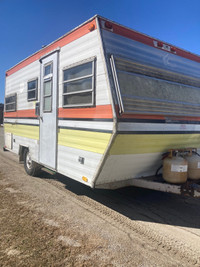 15’ mallard 1970s retro small camper trailer lightweight office 