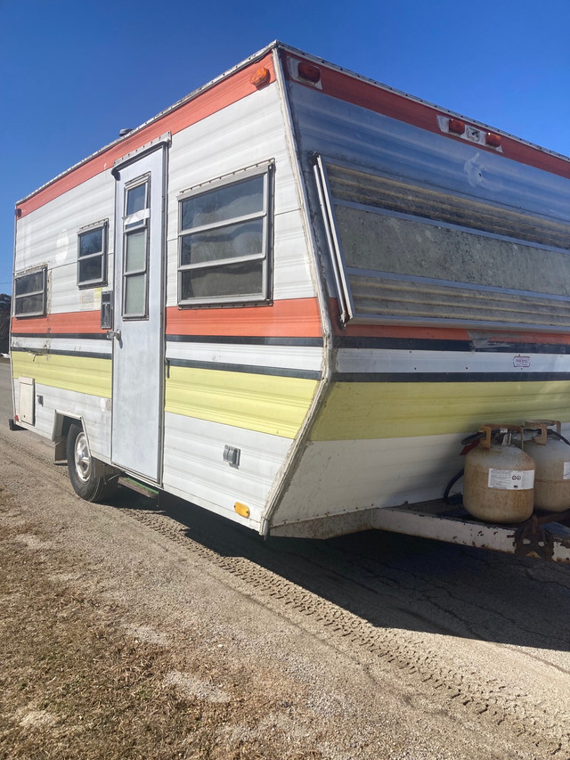 15’ mallard 1970s retro small camper trailer lightweight office  in Park Models in Barrie