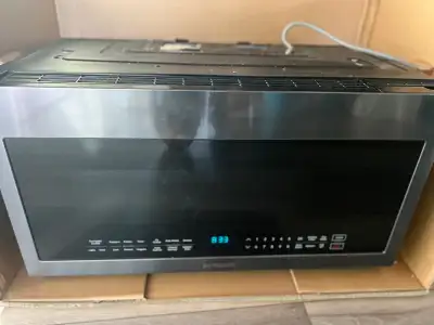 Offer me your best price and it’s yours! Good condition, working perfectly fine. It’s a microwave an...