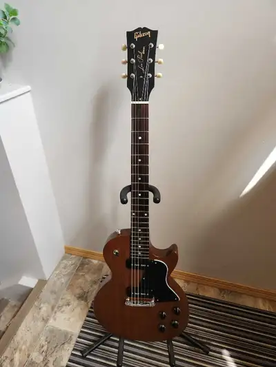 Very clean and solid 2019 Gibson Les Paul Special. USA made Gibson sounds great, but Im looking for...