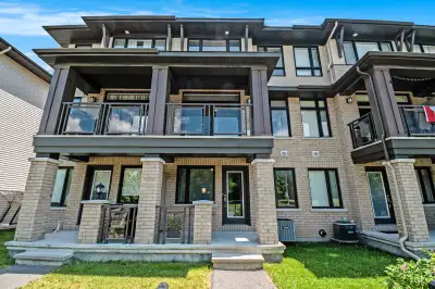 3 Bedroom 2.5 bathroom townhouse