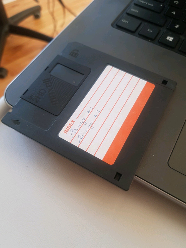 Unité de stockage Floppy disque vintage  dans Cartes-mémoires et clés USB  à Ville de Montréal - Image 4