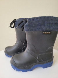 Kamik boys navy blue size 9 snow boots insulated waterproof