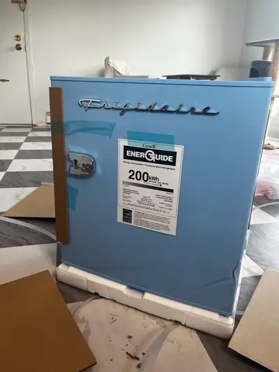 Frigidaire- réfrigérateur compact, View more