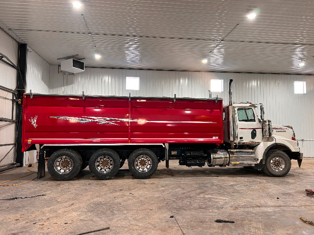 2012 Western Star W4900 in Heavy Trucks in Regina - Image 3