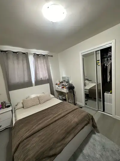 1 Bedroom in a 5 Bedroom House