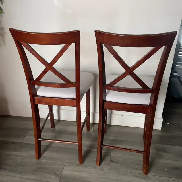  Two Bar Chairs in Chairs & Recliners in Edmonton - Image 9