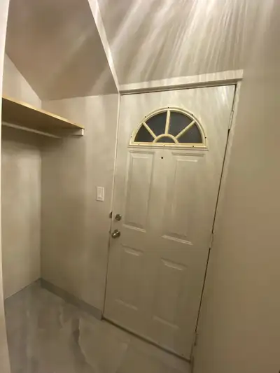 Annex Bachelor Newly renovated New stove New W/D Utilities included Bus at the door Walk to Subway 1...