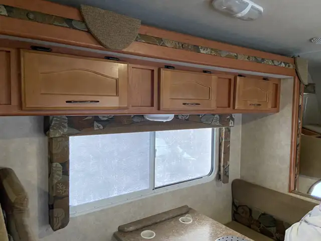 2012 Class C Adventurer 31DS Motorhome in RVs & Motorhomes in Parksville / Qualicum Beach - Image 3