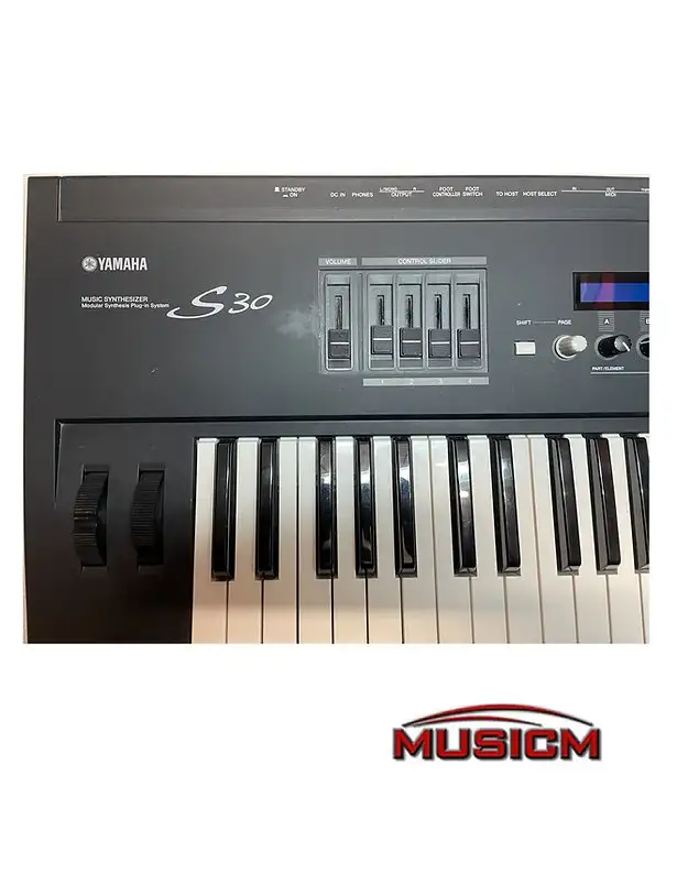 Yamaha Synthesizer S30 Keyboard in Pianos & Keyboards in Mississauga / Peel Region - Image 5
